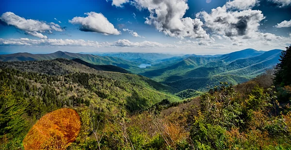 Driving by overlooks along blue ridge parkway — Stock Photo, Image