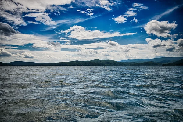 Belles scènes de paysage au lac jocassee carolina sud — Photo