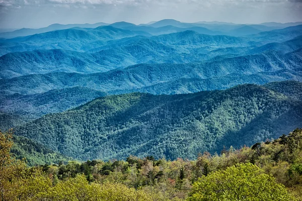 Driving by overlooks along blue ridge parkway — Stock Photo, Image