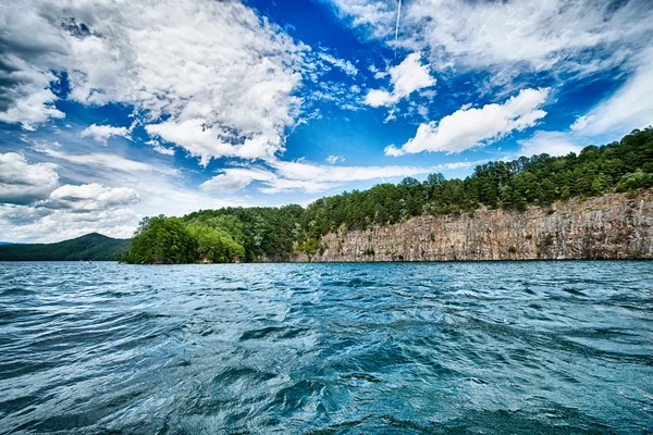 Krásná krajina scény na jezeře jocassee Jižní Karolína — Stock fotografie