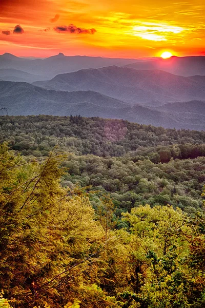 Blue Ridge Parkway letní západ slunce Appalačské pohoří — Stock fotografie