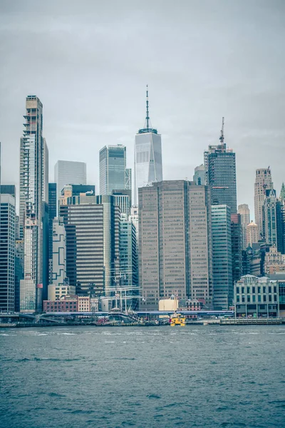 New York Şehri Manhattan Silueti Kasımda Bulutlu Bir Günde — Stok fotoğraf