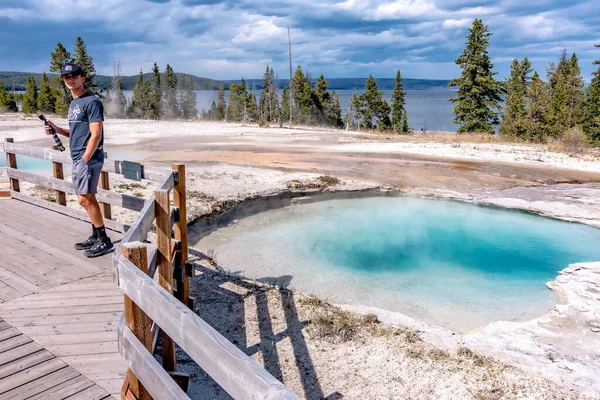 Θερμή Ιαματική Πηγή Abyss Pool Yellowstone National Park West Thumb — Φωτογραφία Αρχείου