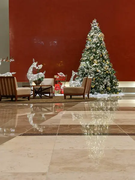 Decorated Christmas Tree Indoors Office Building — 图库照片