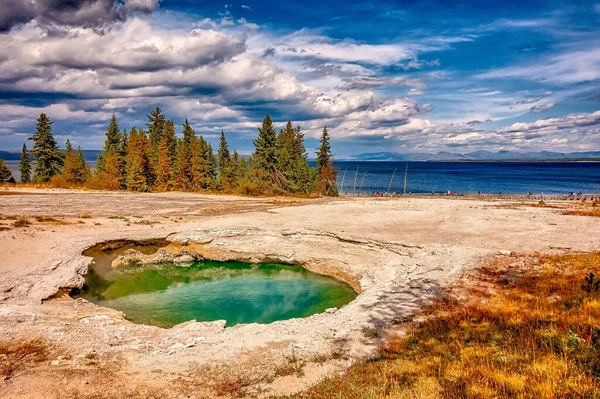 Gorące Źródło Termalne Abyss Pool Parku Narodowym Yellowstone Obszar Basenu — Zdjęcie stockowe