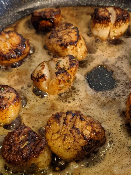 Vieiras Fritas Con Salsa Mantequilla — Foto de Stock