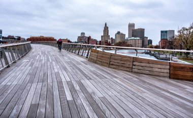 Kara bulutlu bir günde Providence Rhode Island ufuk çizgisi 