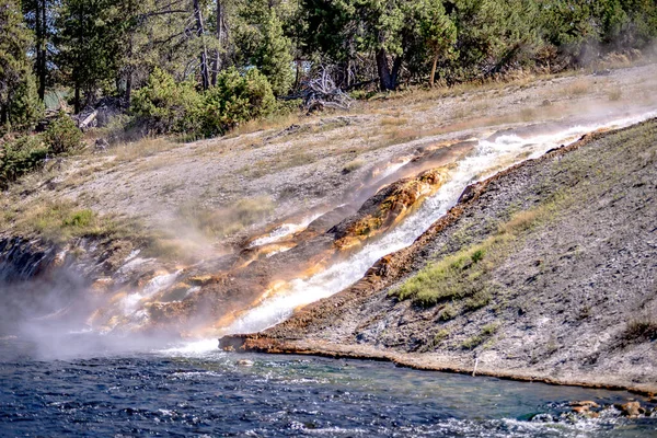 Wielka Pryzmatyczna Wiosna Parku Narodowym Yellowstone — Zdjęcie stockowe