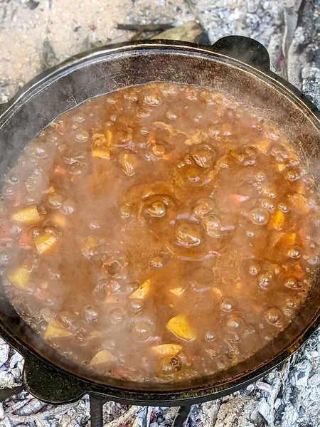 Gourmet Beef Stew Cooked Cauldron Outdoor Fire Pit — Φωτογραφία Αρχείου