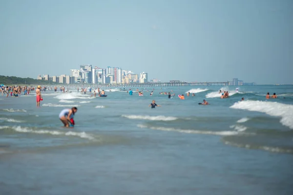 Zajęty Ludźmi Myrtle Plaży Gorący Letni Dzień — Zdjęcie stockowe