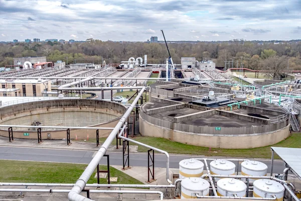 Día Típico Una Gran Instalación Tratamiento Aguas Residuales — Foto de Stock