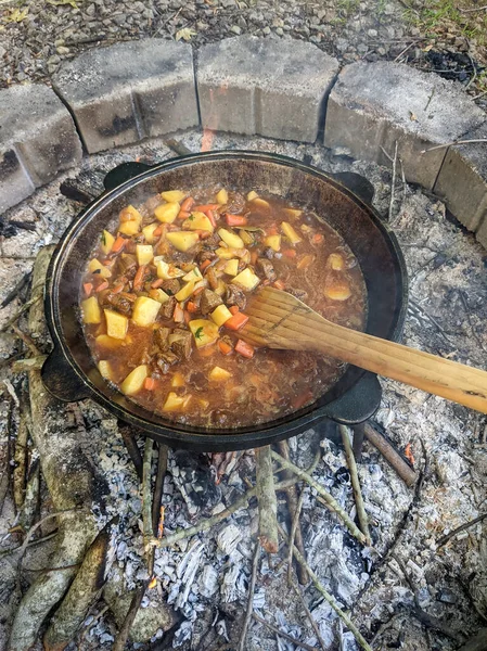 Gourmet Beef Stew Cooked Cauldron Outdoor Fire Pit — Φωτογραφία Αρχείου