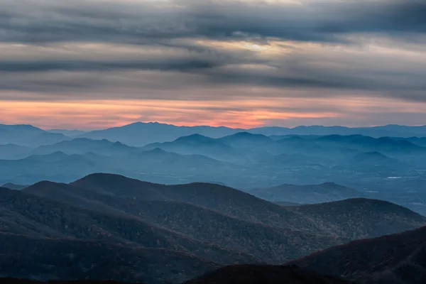 Blue ridge parkway park narodowy zachód malowniczych gór — Zdjęcie stockowe