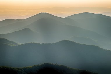gün batımında - dumanlı dağ nat smokies basit katmanları.