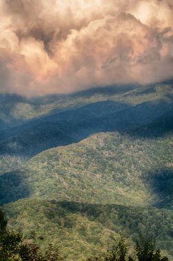 Blue ridge parkway doğal dağlar yaz manzara gözden kaçırmak.
