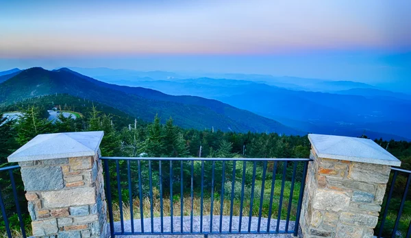 Toppen av mount mitchell före solnedgången — Stockfoto