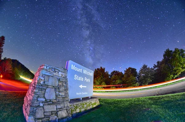 Middernacht mount mitchell ingang apenstaartje — Stockfoto