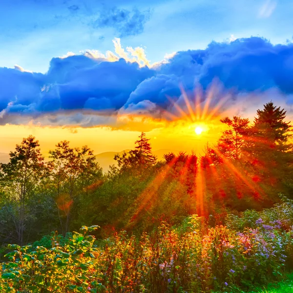 Blue Ridge Parkway finales del verano Montañas Apalaches Puesta de sol Oeste — Foto de Stock