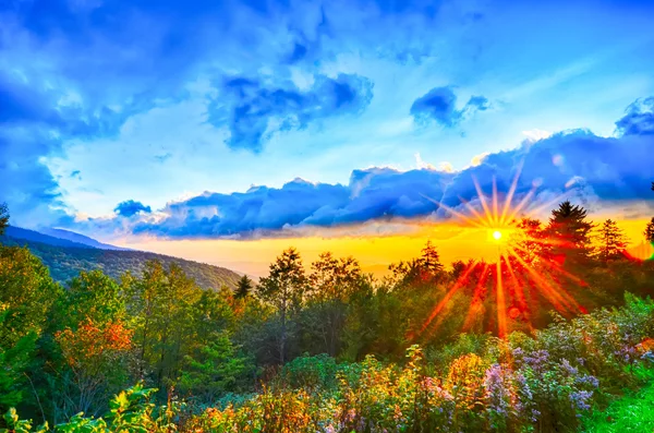 Blue Ridge Parkway no final do verão Appalachian Mountains Sunset West — Fotografia de Stock