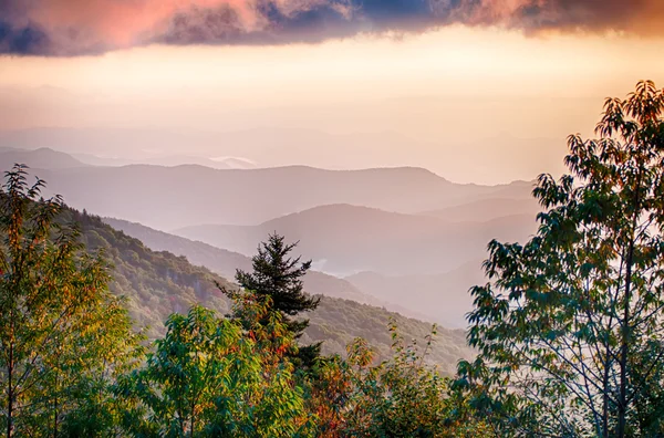 As camadas simples dos Smokies ao pôr-do-sol Smoky Mountain Nat . — Fotografia de Stock