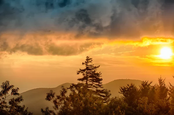 Blue Ridge Parkway Autumn Sunset over Appalachian Mountains — Stock Photo, Image