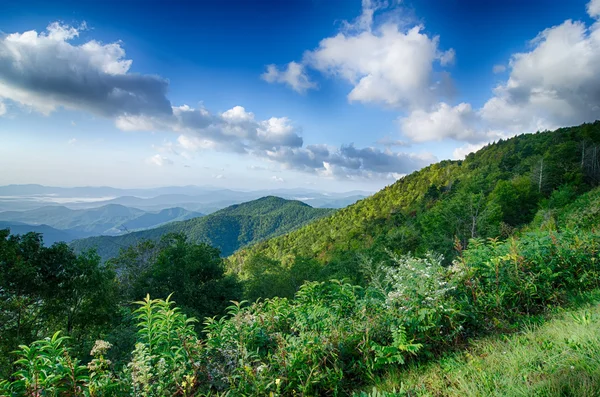 Salida del sol sobre las montañas Blue Ridge Vista panorámica — Foto de Stock