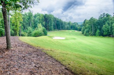 bulutlu bir günde lüks golf sahası