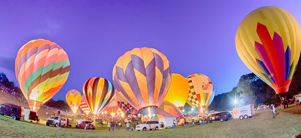 Bright Hot Air Balloons Glowing at Night — Stock Photo, Image