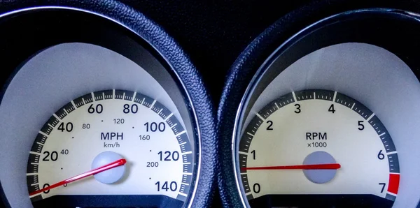 Modern araba hız ölçer, stil yarışı — Stok fotoğraf
