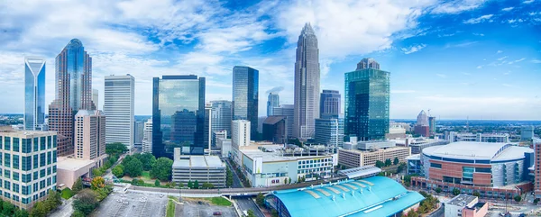 Charlotte north carolina de skyline van de stad en het centrum — Stockfoto