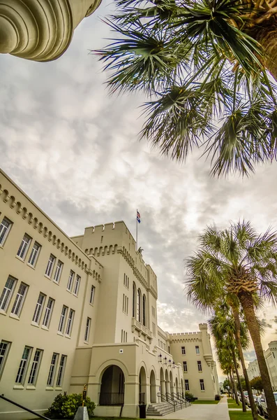 Charleston Güney carolina eski Kalesi capus binalarda — Stok fotoğraf