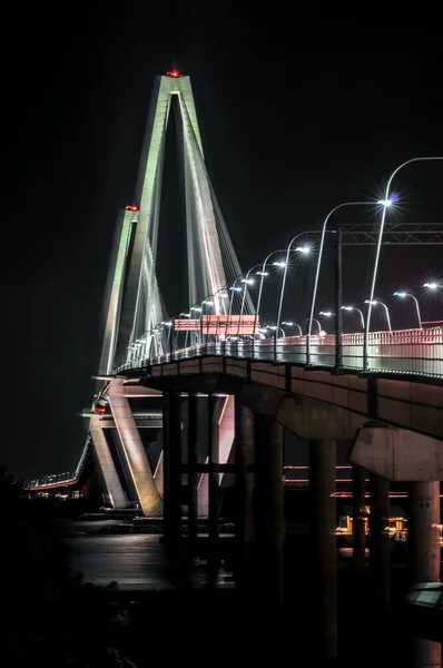 Cooper Nehri Köprüsü gece Charleston Kocaeli — Stok fotoğraf