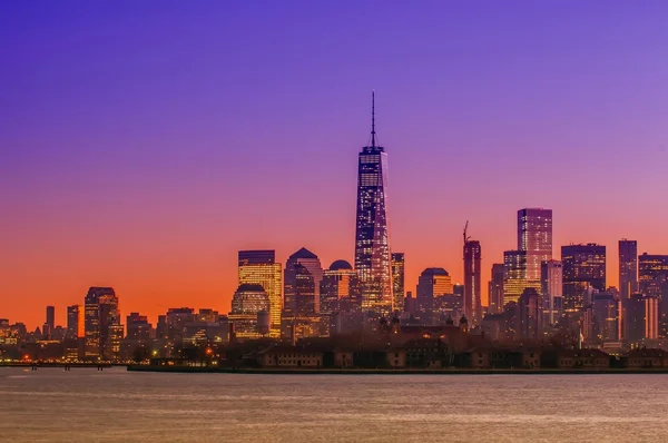 Panorama di midtown di New York City Manhattan al tramonto con il grattacielo — Foto Stock