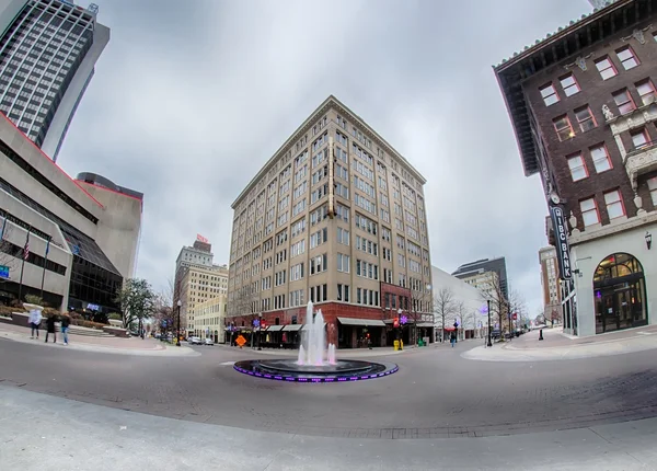 Tulsa skyline della città intorno alle strade del centro — Foto Stock