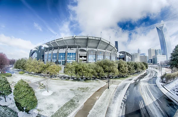 Charlotte norte carolina ciudad después de tormenta de nieve y lluvia de hielo — Foto de Stock