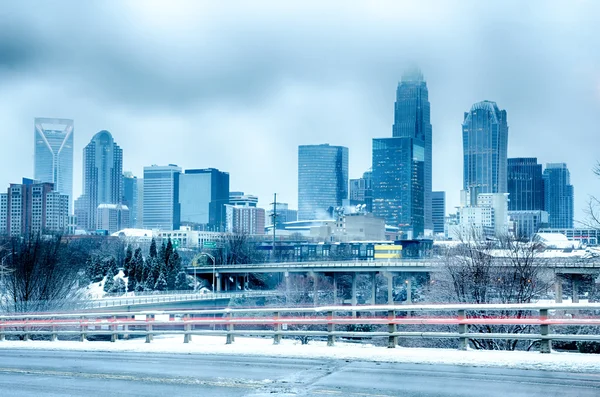 Charlotte north carolina stad efter snöstorm och is regn — Stockfoto