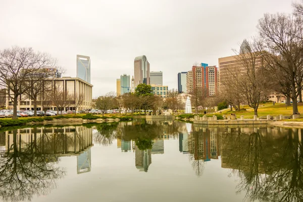 Overcast weather over charlotte nc skyline — Stock Photo, Image