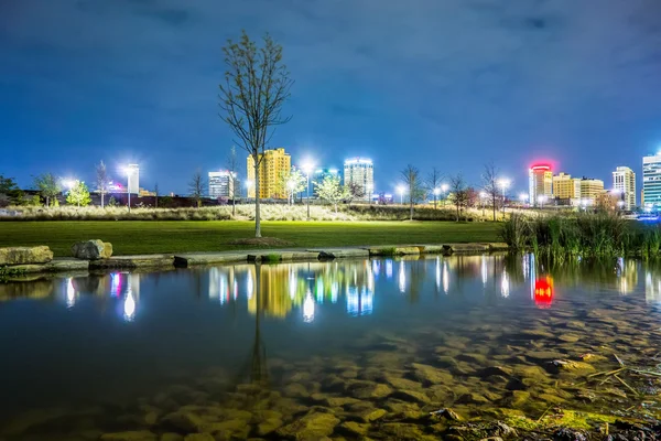 Horisont av Birmingham Alabama från järnvägen Park — Stockfoto