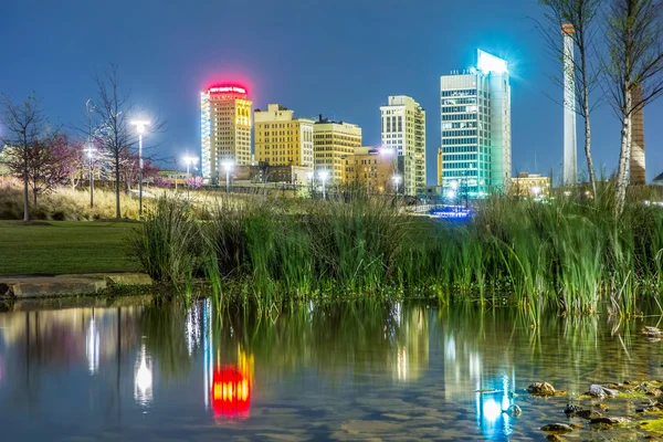 Skyline di Birmingham Alabama da Railroad Park — Foto Stock