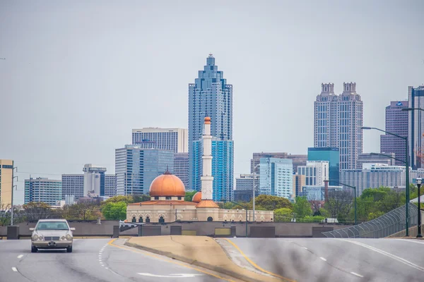 De skyline van de stad van Atlanta georgia op bewolkte dag — Stockfoto