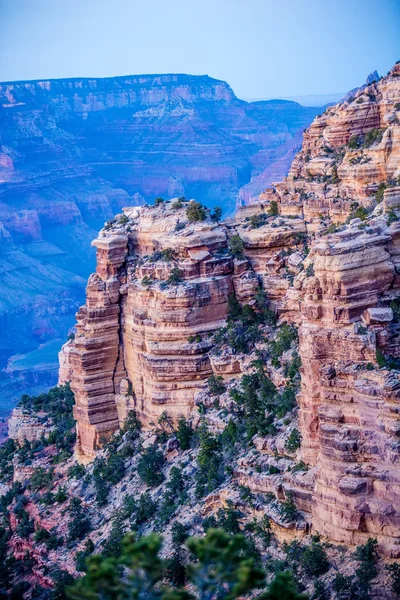 Grand Canyon zonnige dag met blauwe lucht — Stockfoto