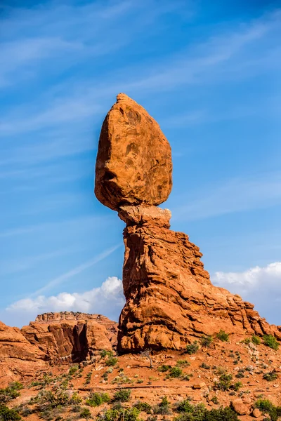 Balanced Rock in Arches National Park near Moab  Utah at sunset — Stock Photo, Image