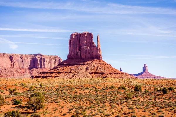 Monument valley under the blue sky — Stock Photo, Image