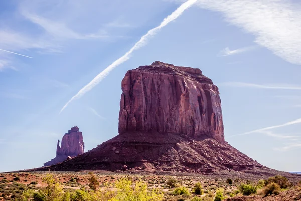 Monument valley under the blue sky — Stock Photo, Image