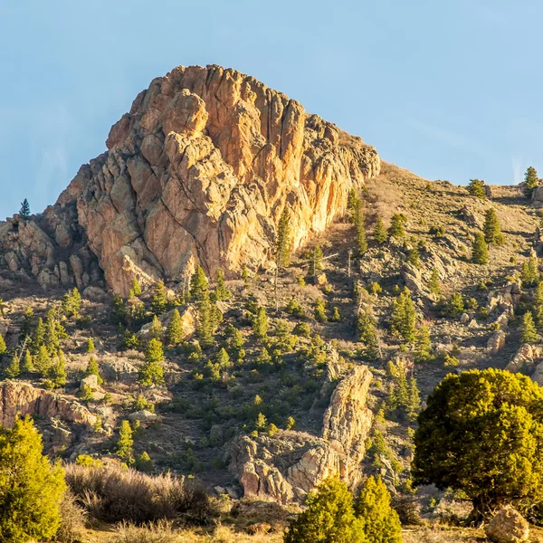 Ai piedi delle rocce colorado — Foto Stock