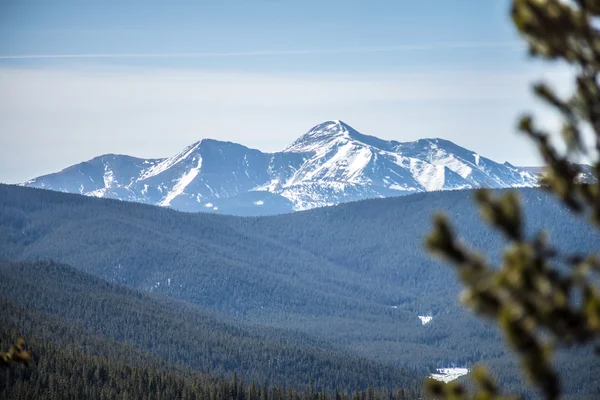 Colorado felsige Berge in der Nähe des Monarchenpasses — Stockfoto