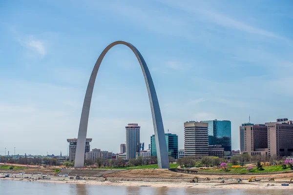 Saint louis missouri şehir merkezinde, gün ışığından yararlanma — Stok fotoğraf