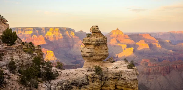 Paisaje alrededor de gran cañón en arizona — Foto de Stock