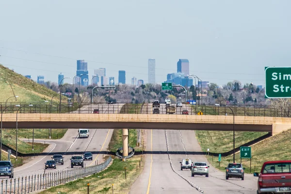 Denver escenas del horizonte de la ciudad cerca y alrededor del centro de la ciudad — Foto de Stock