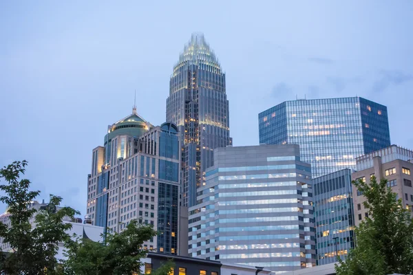 De skyline van de stad van Charlotte north carolina in het centrum van — Stockfoto